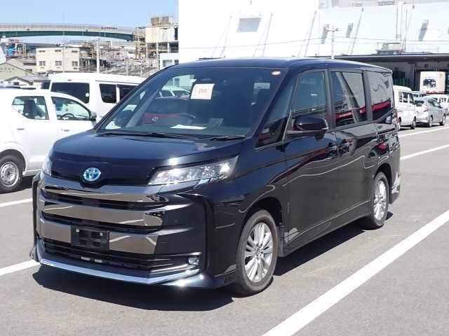 Toyota Noah Hybrid S-G 2023 (11k km, Grade 4)