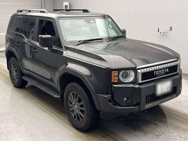 Toyota Land Cruiser 250 VX / First Edition 2024 (Black Exterior, Round LED Headlights, Roof Rack, 8,587 km Mileage) Thumb 2