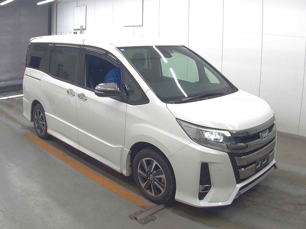 Toyota Voxy Si WxB III (2021) Pearl White
