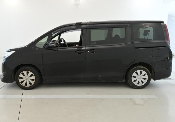 Toyota Voxy X Minivan