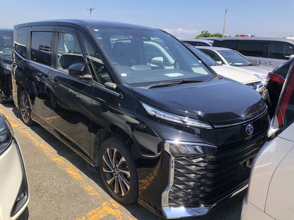Toyota Voxy Hybrid S-Z